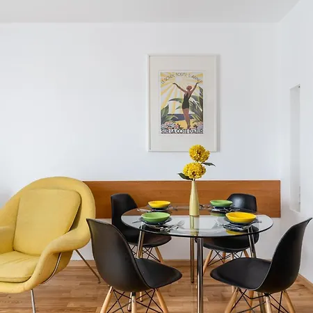 Apartment Modern With Free Parking Spots