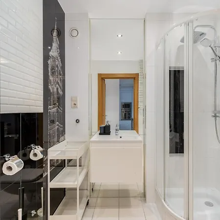 Modern With Free Parking Spots Krakow