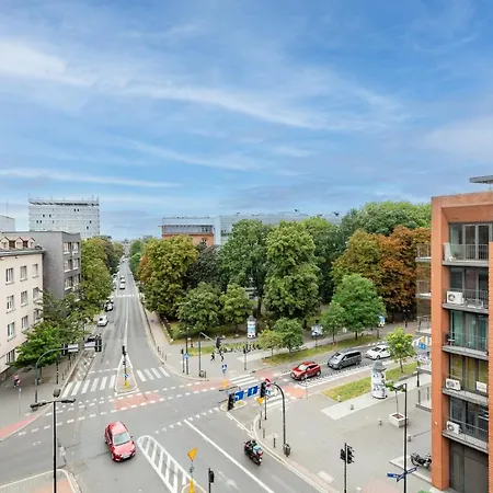 Apartament Modern With Free Parking Spot