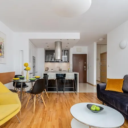 Apartamento Modern With Free Parking Spots