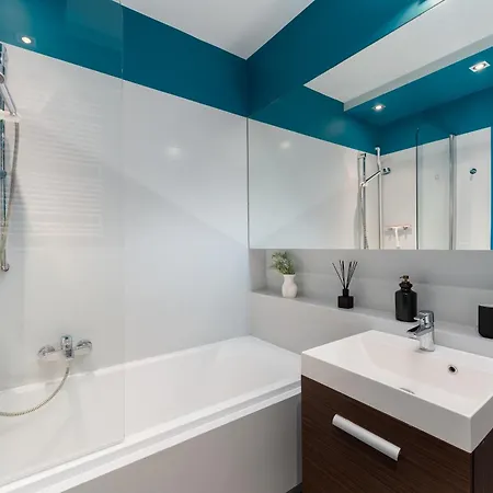 Modern With Free Parking Spots