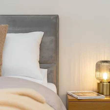 Modern With Free Parking Spots *