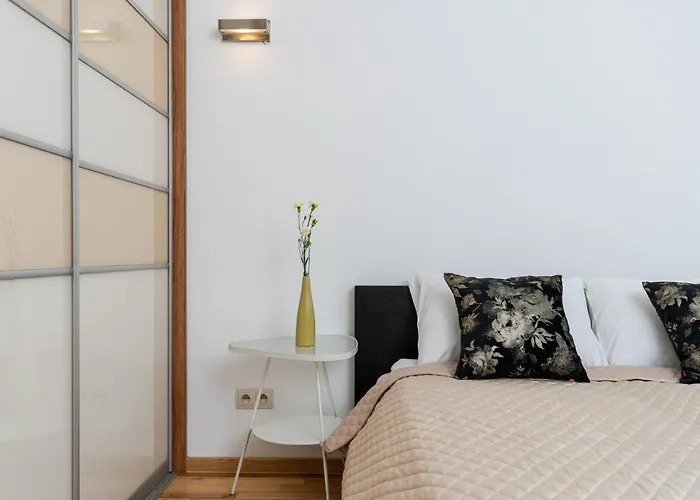 شقة Modern With Free Parking Spots *