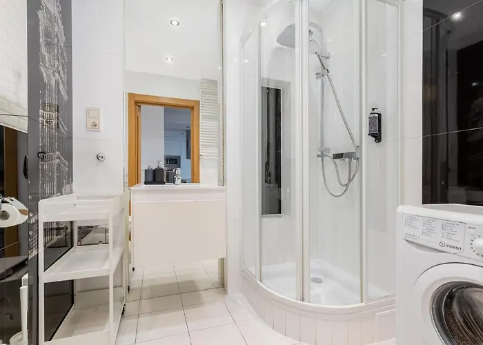 Modern With Free Parking Spots