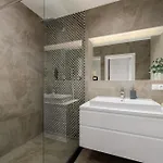 شقة Modern With Free Parking Spots